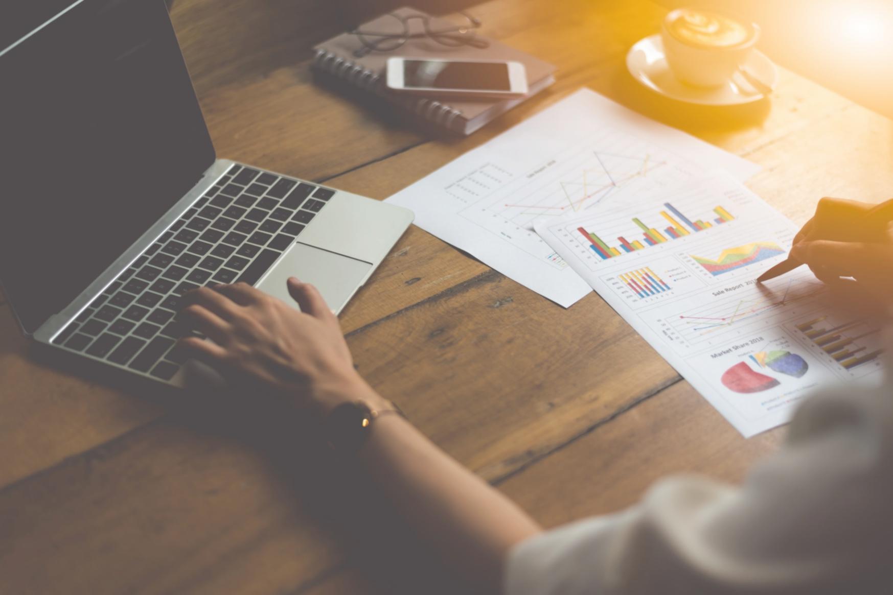 Kontakt mit Cyneralistra Team